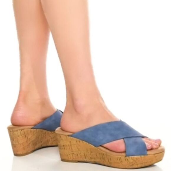 BRAND NEW CL BY LAUNDRY WOMEN"S DREAM DAY SANDAL - Picture 9 of 16